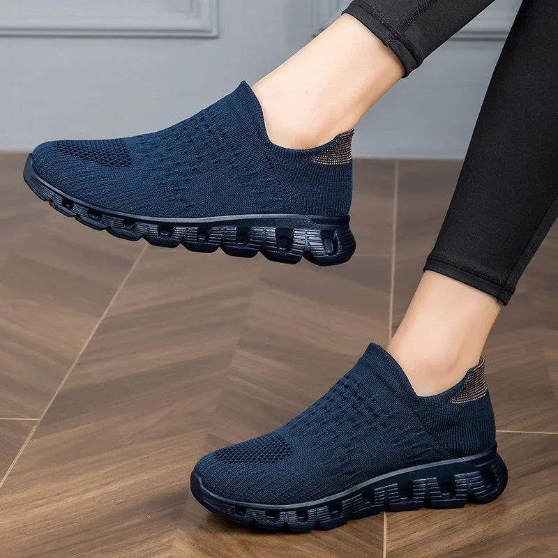 EVIE | COMFORTABLE SLIP-ON WALKERS