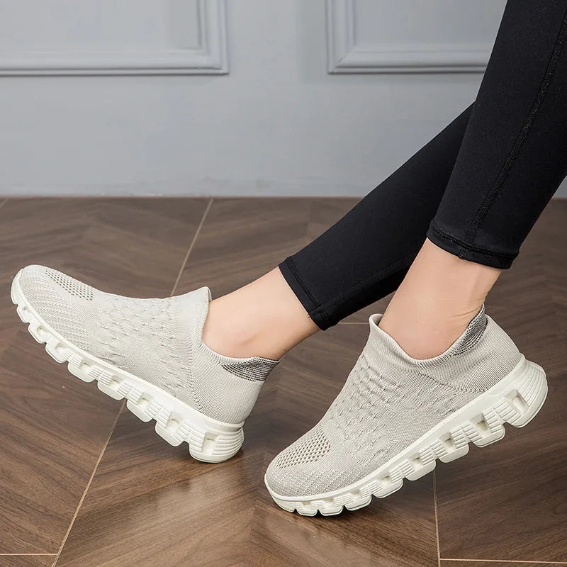EVIE | COMFORTABLE SLIP-ON WALKERS